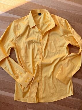 Women’s Yellow Dress Shirt - Classic Long Sleeve